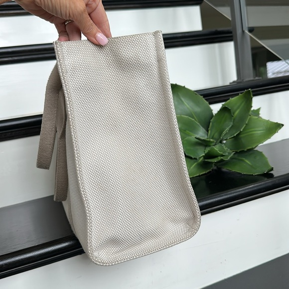 Lululemon two tone Canvas Tote Bag Beige Structured Gym Work School Bag neutral - Picture 3 of 13